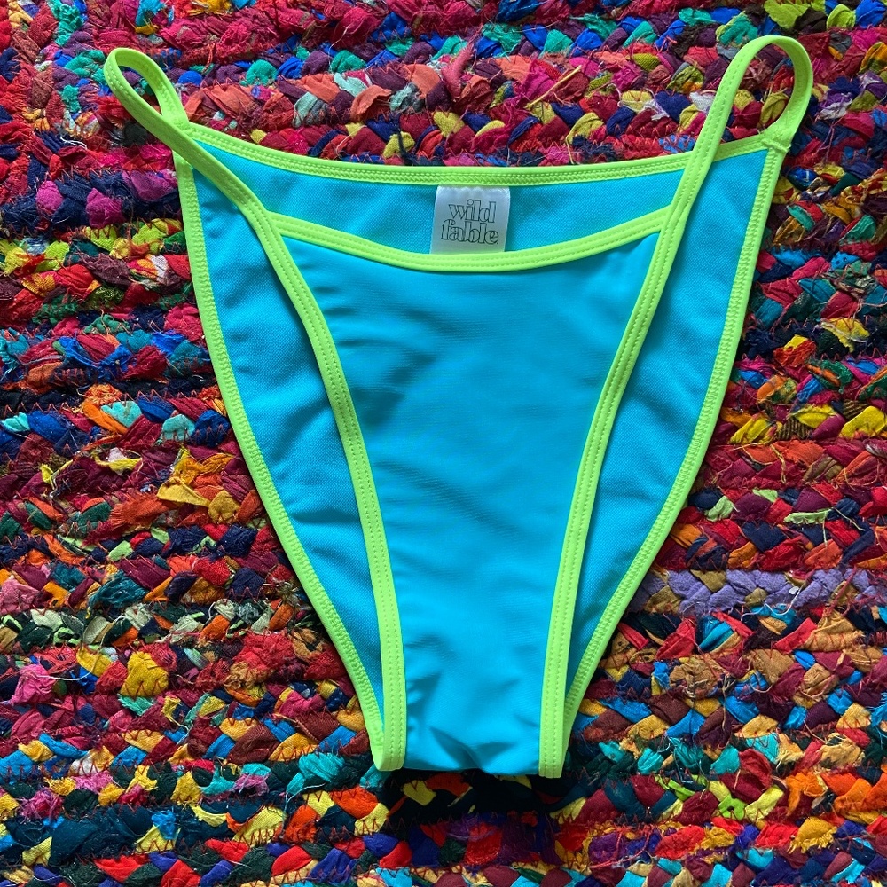 Bikini fluorescent